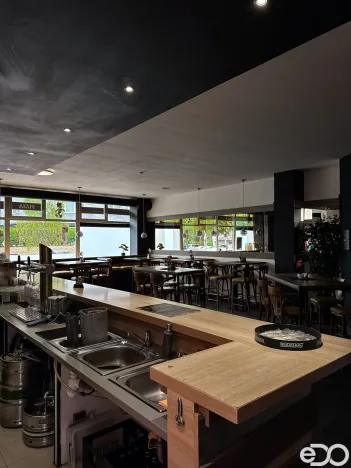 Pronájem restaurace, Pardubice, nábřeží Závodu míru, 100 m2