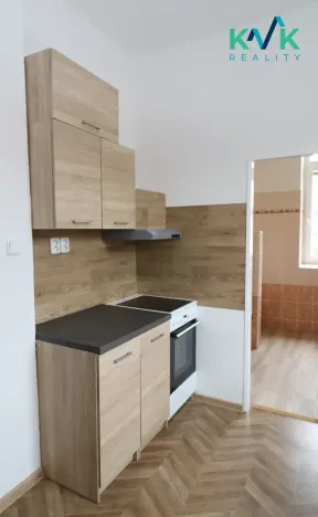 Pronájem bytu 3+1, Karlovy Vary, Šmeralova, 85 m2
