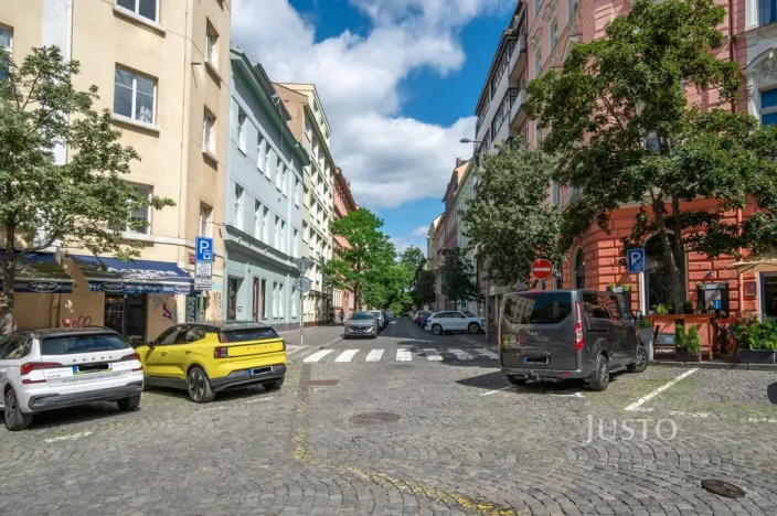 Pronájem bytu 2+kk, Praha, Americká, 46 m2