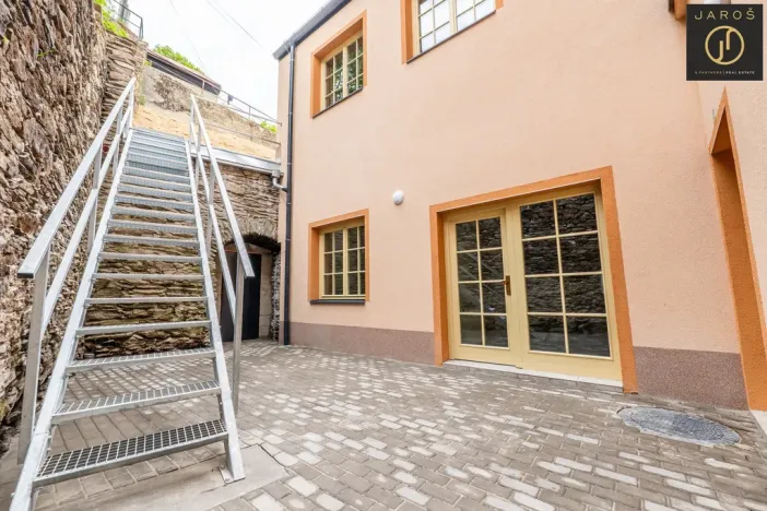 Prodej bytu 2+kk, Jáchymov, náměstí Republiky, 67 m2