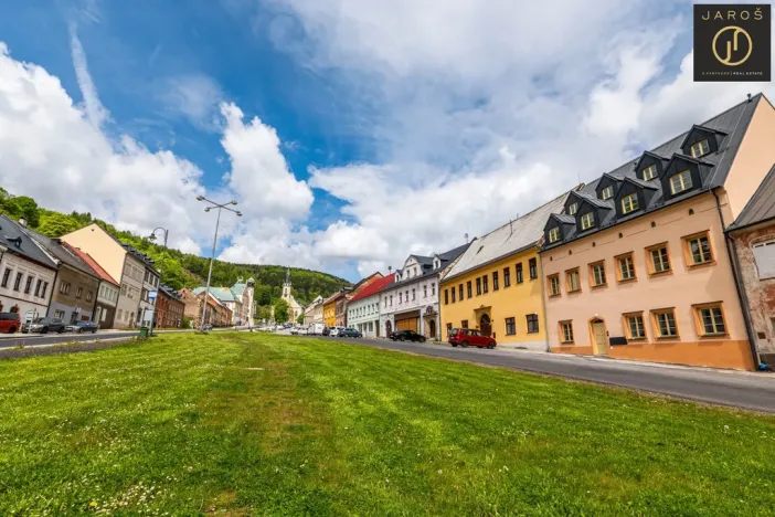 Prodej bytu 2+kk, Jáchymov, náměstí Republiky, 67 m2