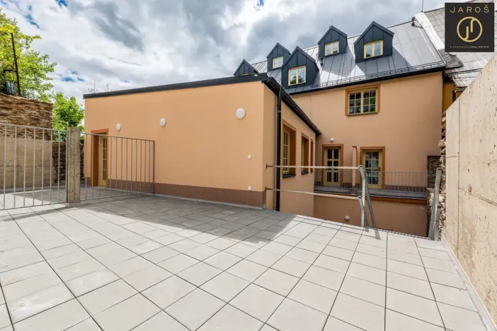 Prodej bytu 2+kk, Jáchymov, náměstí Republiky, 51 m2