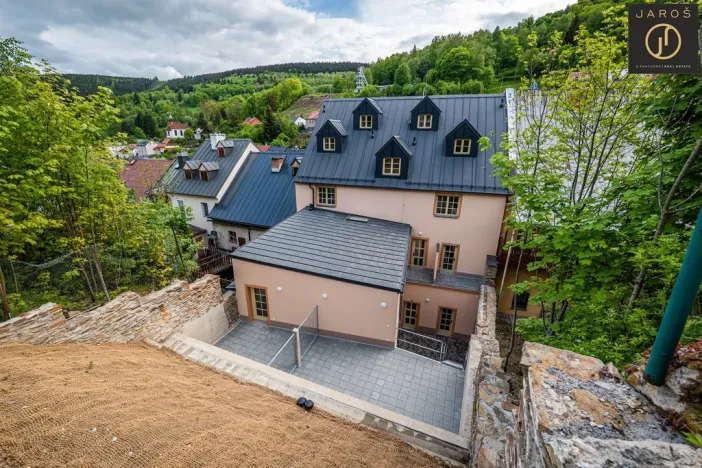 Prodej bytu 2+kk, Jáchymov, náměstí Republiky, 67 m2