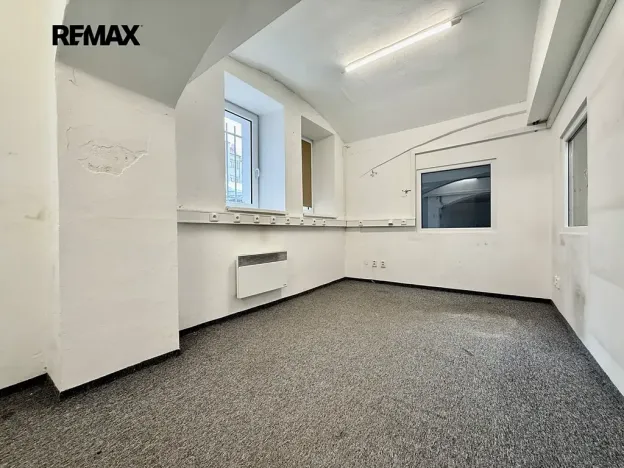 Pronájem skladu, Plzeň, Zikmunda Wintra, 520 m2