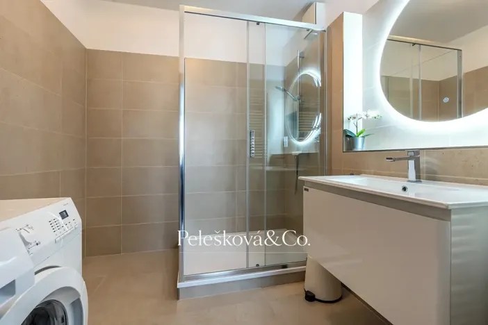 Pronájem bytu 2+kk, Praha - Vysočany, Jana Přibíka, 62 m2