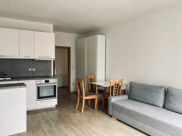 Pronájem bytu 1+kk, Praha, Počernická, 35 m2