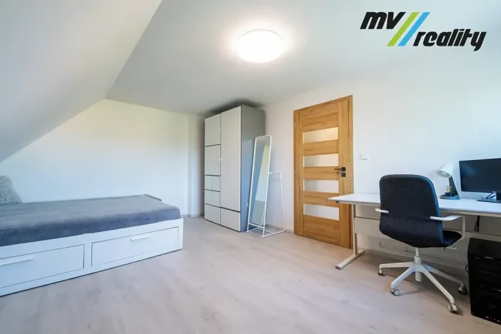Prodej rodinného domu, Radim, 258 m2