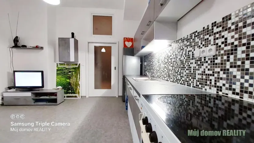 Pronájem bytu 2+kk, Praha - Kbely, Luštěnická, 48 m2
