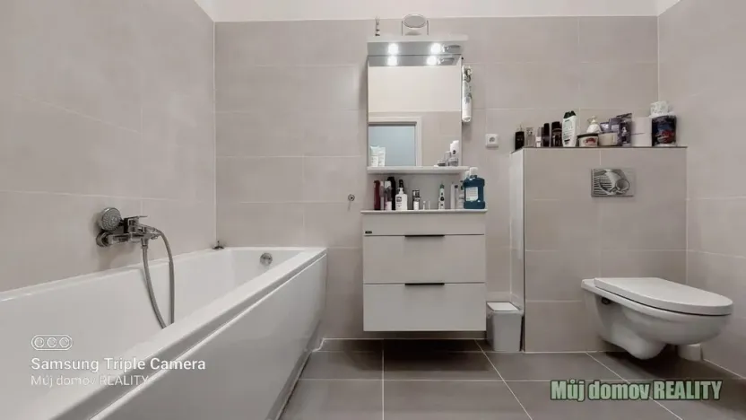 Pronájem bytu 2+kk, Praha - Kbely, Luštěnická, 48 m2