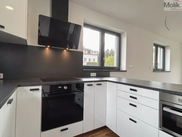 Pronájem rodinného domu, Dubí, Zahradní, 160 m2