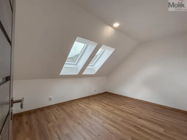 Pronájem rodinného domu, Dubí, Zahradní, 160 m2