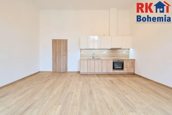 Pronájem bytu 1+kk, Český Brod, nám. Arnošta z Pardubic, 38 m2