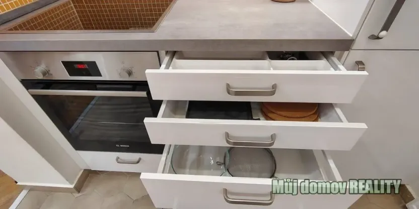 Pronájem bytu 1+kk, Praha - Nové Město, Hálkova, 31 m2