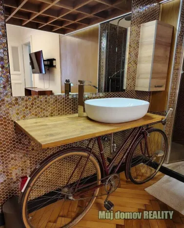Pronájem bytu 1+kk, Praha - Nové Město, Hálkova, 31 m2