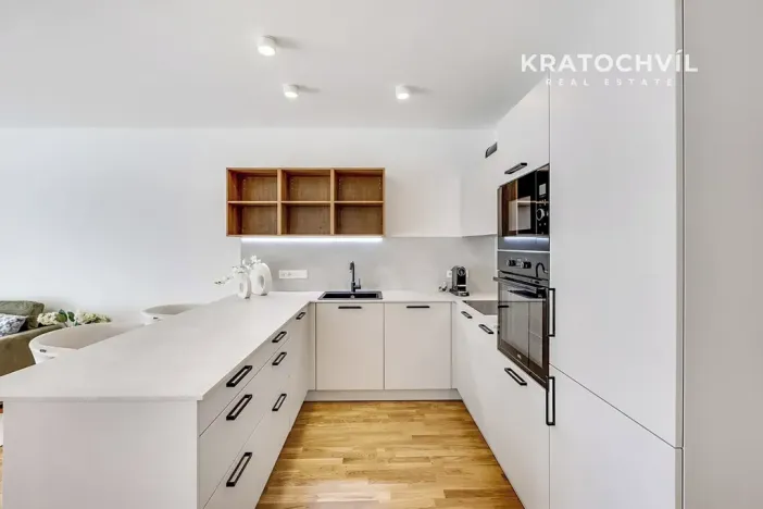 Prodej bytu 2+kk, Praha - Smíchov, Grafická, 70 m2