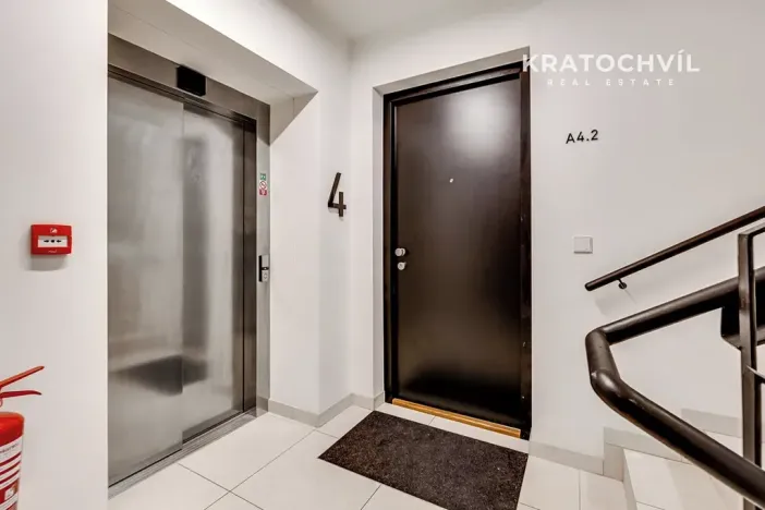 Prodej bytu 2+kk, Praha - Smíchov, Grafická, 70 m2