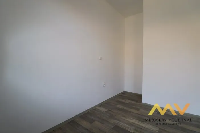 Pronájem bytu 1+kk, Hradec Králové - Nový Hradec Králové, Hlavní, 25 m2