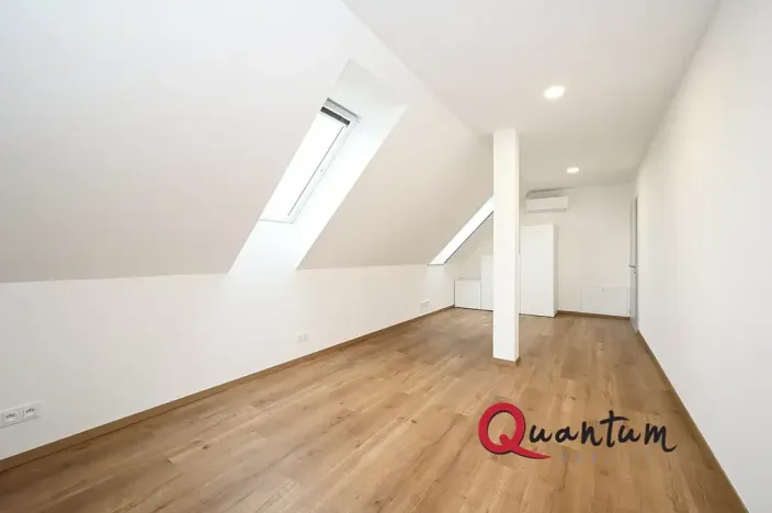 Pronájem kanceláře, Praha - Holyně, Za Knotkem, 79 m2
