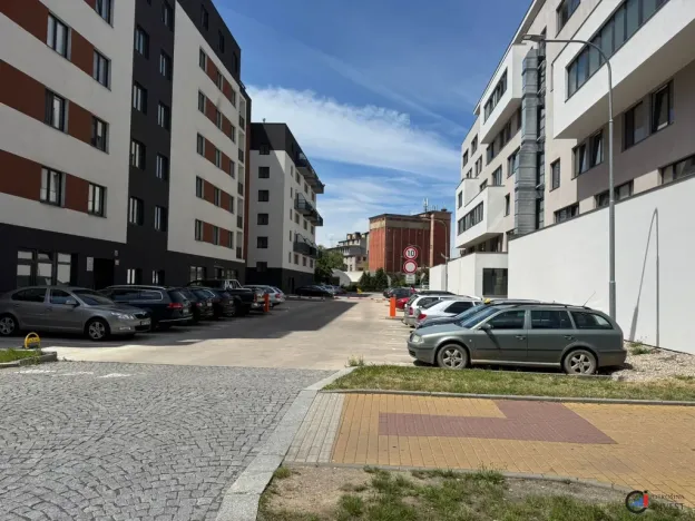 Pronájem garáže, Pardubice, Rokycanova, 13 m2
