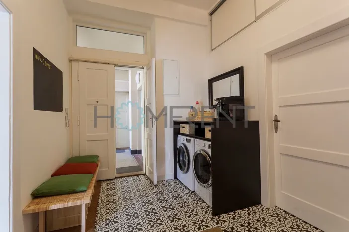 Pronájem bytu 1+kk, Praha - Nusle, Sekaninova, 35 m2