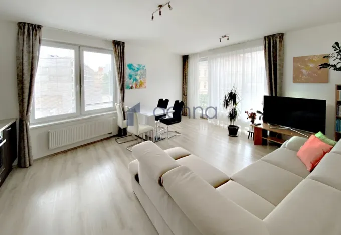 Pronájem bytu 3+kk, Praha, Pod radnicí, 75 m2