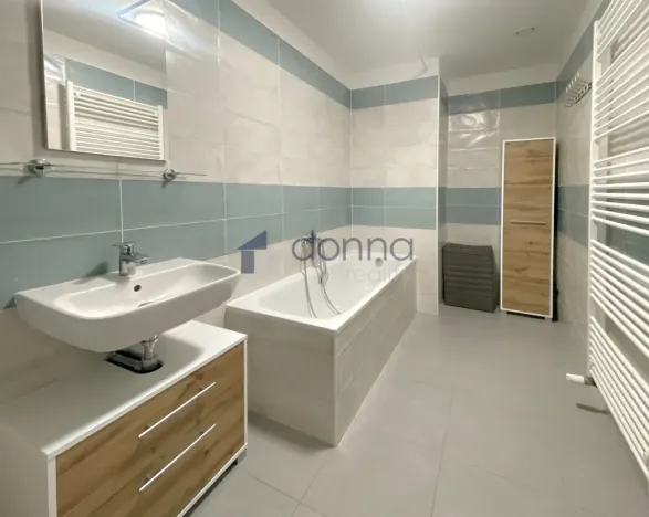 Pronájem bytu 3+kk, Praha, Pod radnicí, 75 m2