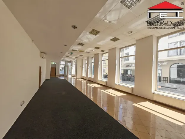 Pronájem obchodního prostoru, Ostrava, Masarykovo náměstí, 331 m2