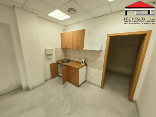 Pronájem obchodního prostoru, Ostrava, Masarykovo náměstí, 331 m2