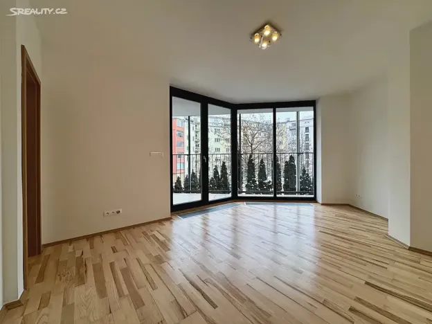 Prodej bytu 2+kk, Praha - Žižkov, Ke kapslovně, 58 m2