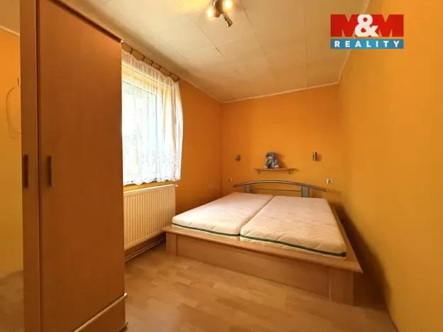 Prodej atypického bytu, Měšice, U školky, 118 m2
