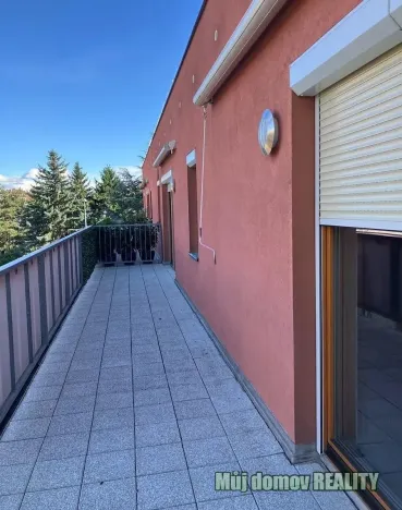 Pronájem bytu 4+1, Praha - Strašnice, 92000 m2