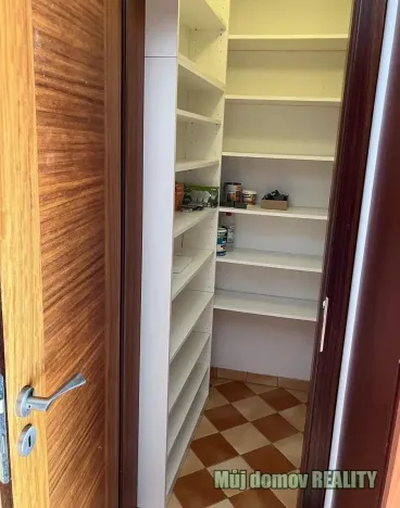 Pronájem bytu 4+1, Praha - Strašnice, 92000 m2