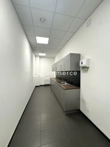 Pronájem kanceláře, Brno, Letiště Brno-Tuřany, 300 m2