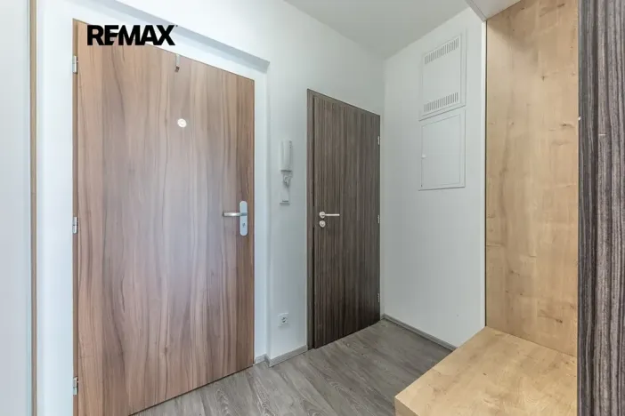 Prodej bytu 1+kk, Praha - Hloubětín, Za černým mostem, 31 m2