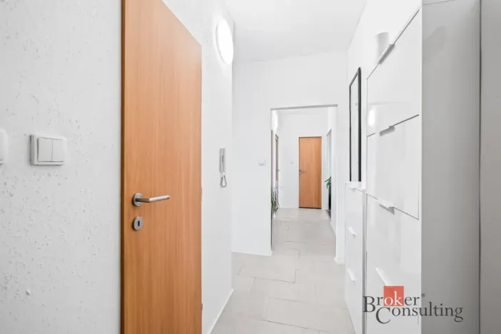 Prodej bytu 3+1, Plzeň - Bolevec, Kralovická, 71 m2