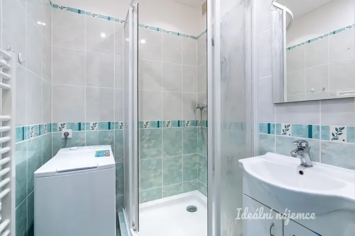 Pronájem bytu 2+1, Praha, Africká, 51 m2