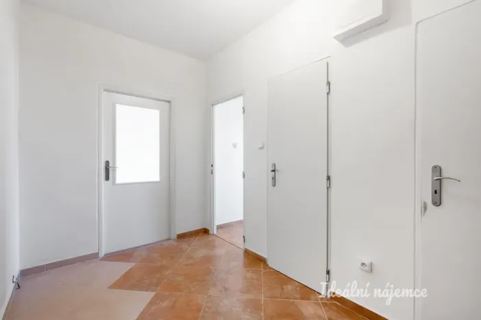 Pronájem bytu 2+1, Praha, Africká, 51 m2