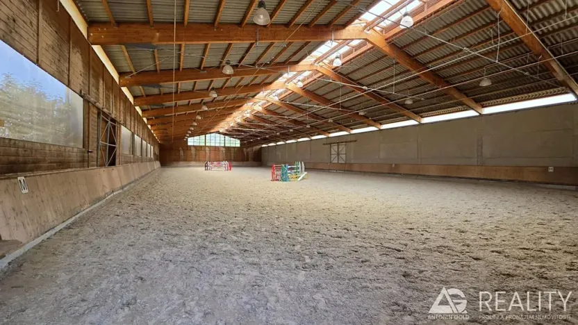 Prodej zemědělského objektu, Úžice, 5128 m2