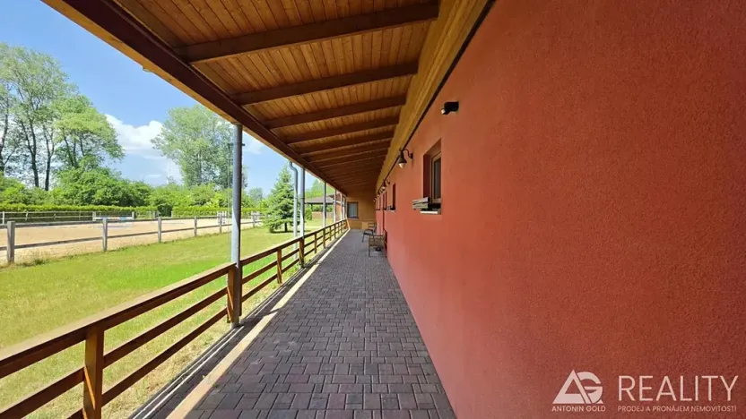 Prodej zemědělského objektu, Úžice, 5128 m2