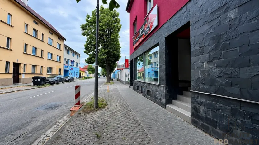 Pronájem obchodního prostoru, Hodonín, Štefánikova, 80 m2