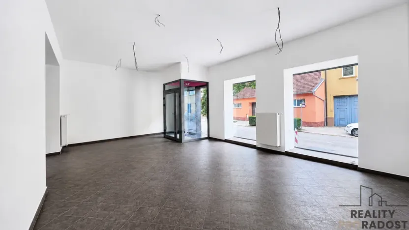 Pronájem obchodního prostoru, Hodonín, Štefánikova, 80 m2