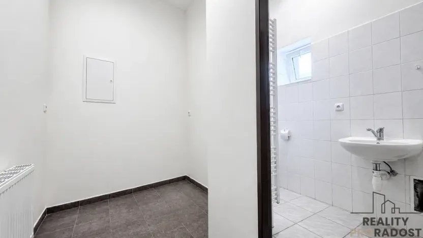 Pronájem obchodního prostoru, Hodonín, Štefánikova, 80 m2