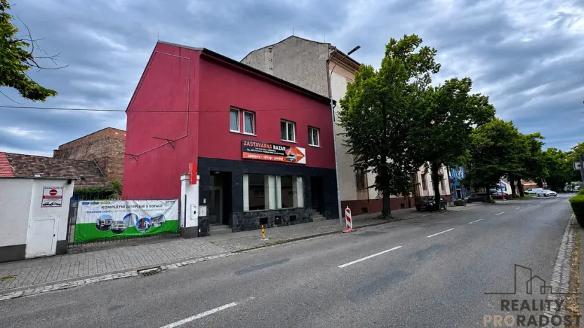 Pronájem obchodního prostoru, Hodonín, Štefánikova, 80 m2