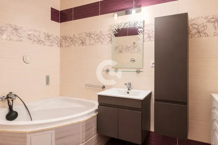 Prodej bytu 3+1, Zlín, Okružní, 73 m2