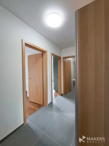 Pronájem bytu 2+kk, Praha - Vysočany, Pod Harfou, 45 m2