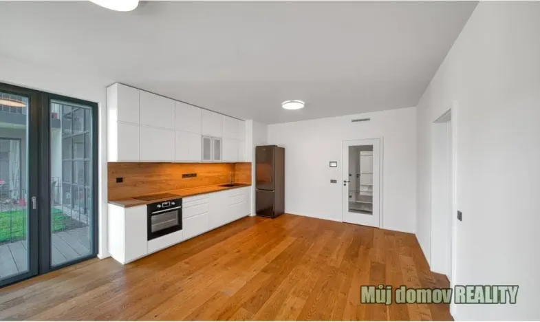 Pronájem apartmánu, Praha - Smíchov, Grafická, 61 m2