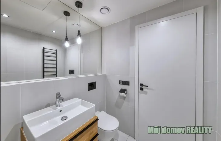 Pronájem apartmánu, Praha - Smíchov, Grafická, 61 m2