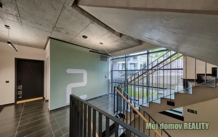 Pronájem apartmánu, Praha - Smíchov, Grafická, 61 m2