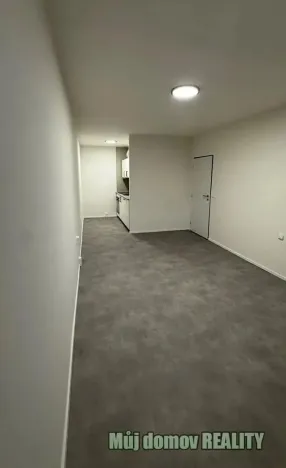Pronájem bytu 2+kk, Praha - Kobylisy, Rajmonova, 51 m2