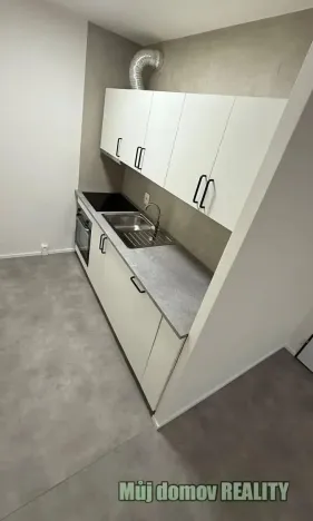 Pronájem bytu 2+kk, Praha - Kobylisy, Rajmonova, 51 m2
